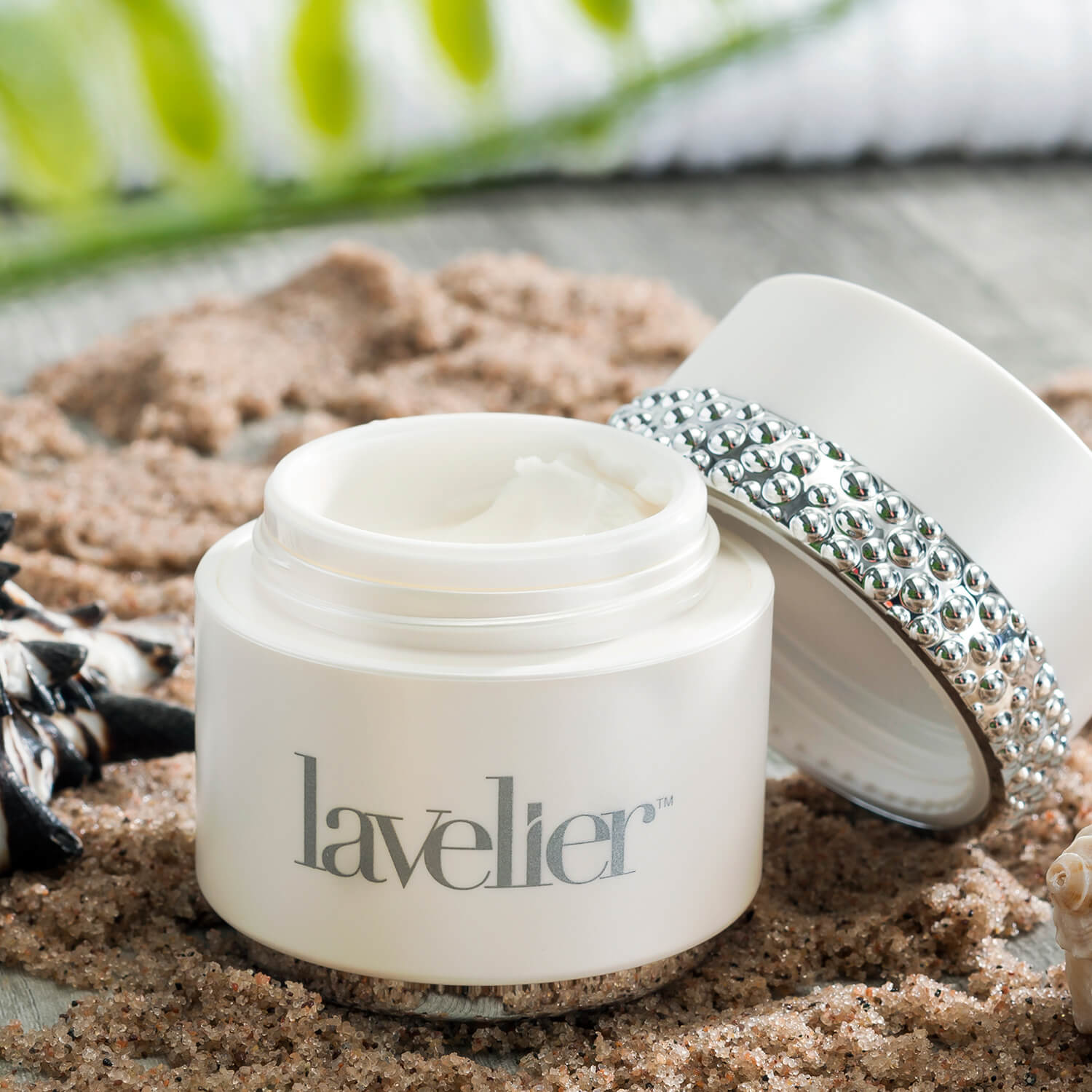 Lavelier moisturizer