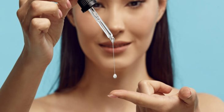woman skin serum
